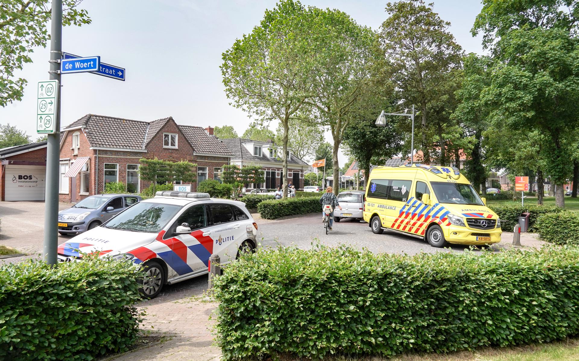 Fietsster valt op haar hoofd op Hoofdstraat in Peize na botsing met automobilist. Politie zoekt best