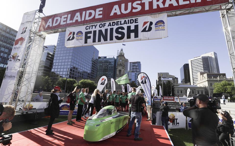 Het Top Dutch Solar Racing team kwam als vierde over de finish in Adelaide.