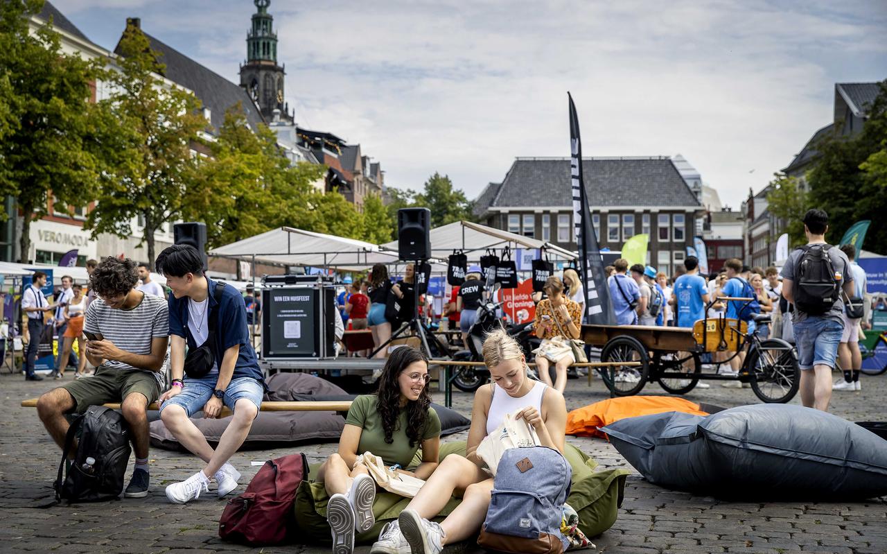 Duizenden eerstejaars stromen sinds deze week weer naar Groningen: bij de huidige krappe arbeidsmarkt zijn ze meer dan ooit welkom, niet alleen voor studie maar ook als flexwerkers.