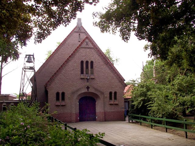 Katholieke kerken in Schoonebeek en Nieuw-Schoonebeek mogelijk eerder dicht. 'Voor beide gebouwen is