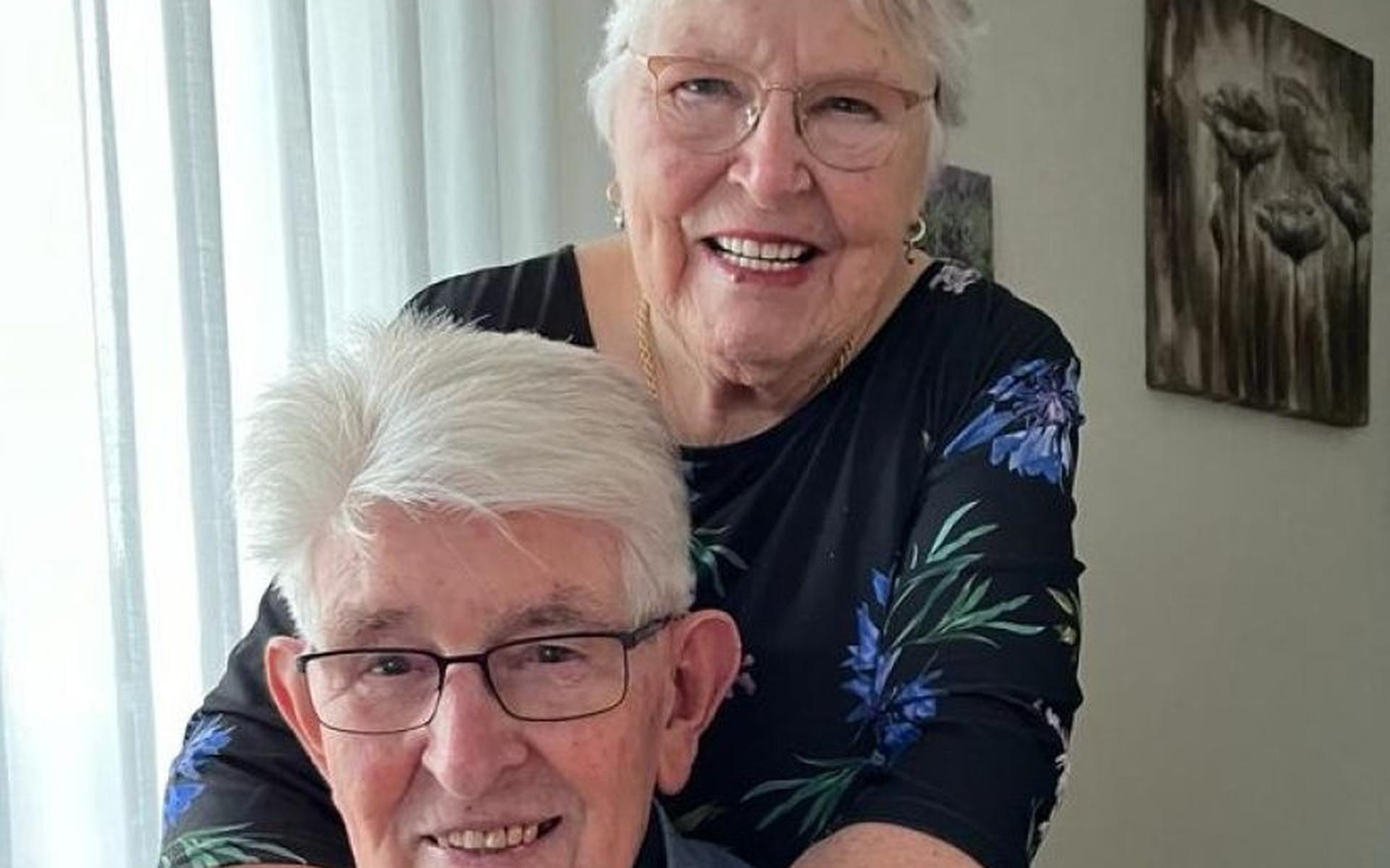 Ab (88) en Bea (84) uit Nieuw-Weerdinge zijn 65 jaar getrouwd. 'Hij is lief en aardig. Dat is na rui