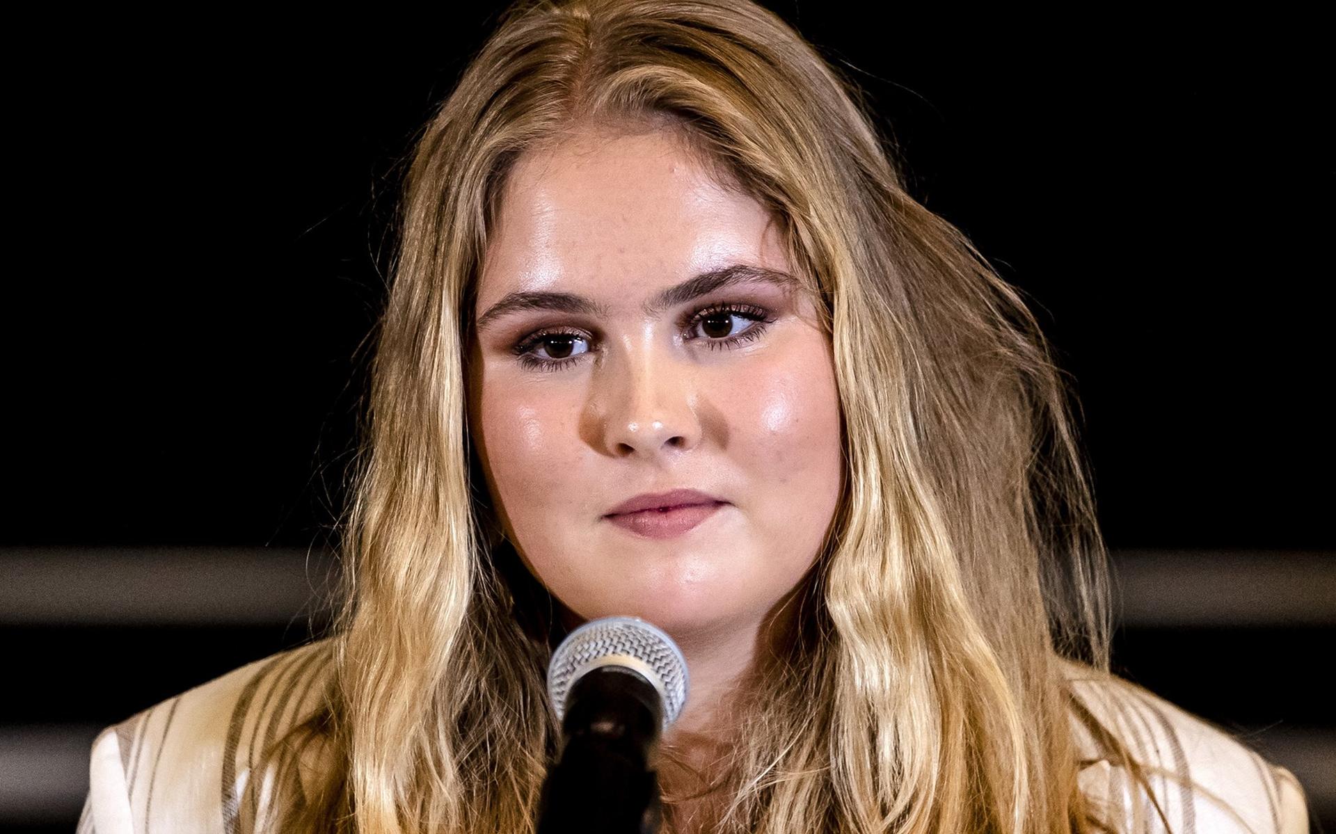 Prinses Amalia tijdens het persgesprek na afloop van een tweeweekse kennismaking met de landen Aruba, Curacao en Sint Maarten en de eilanden die Caribisch Nederland vormen: Bonaire, Sint Eustatius en Saba.