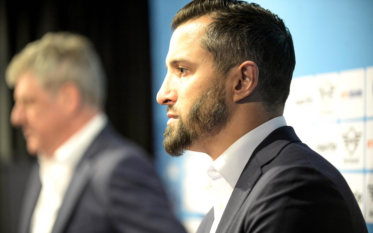 Martin de Vries (links) en de nieuwe Donar-coach Matthew Otten hebben het team voor komend seizoen compleet. Martin de Vries (links) en de nieuwe Donar-coach Matthew Otten hebben het team voor komend seizoen compleet.