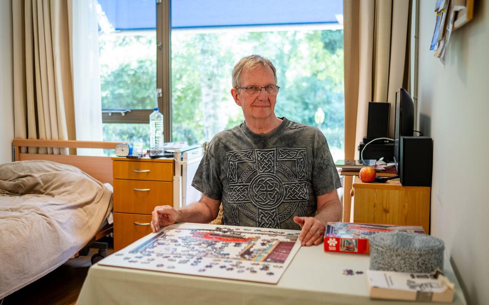 Nico Vermeulen (65) woont in De Morgenster omdat hij last heeft van geheugenverlies. De heer Vermeulen komt in het artikel niet aan het woord.