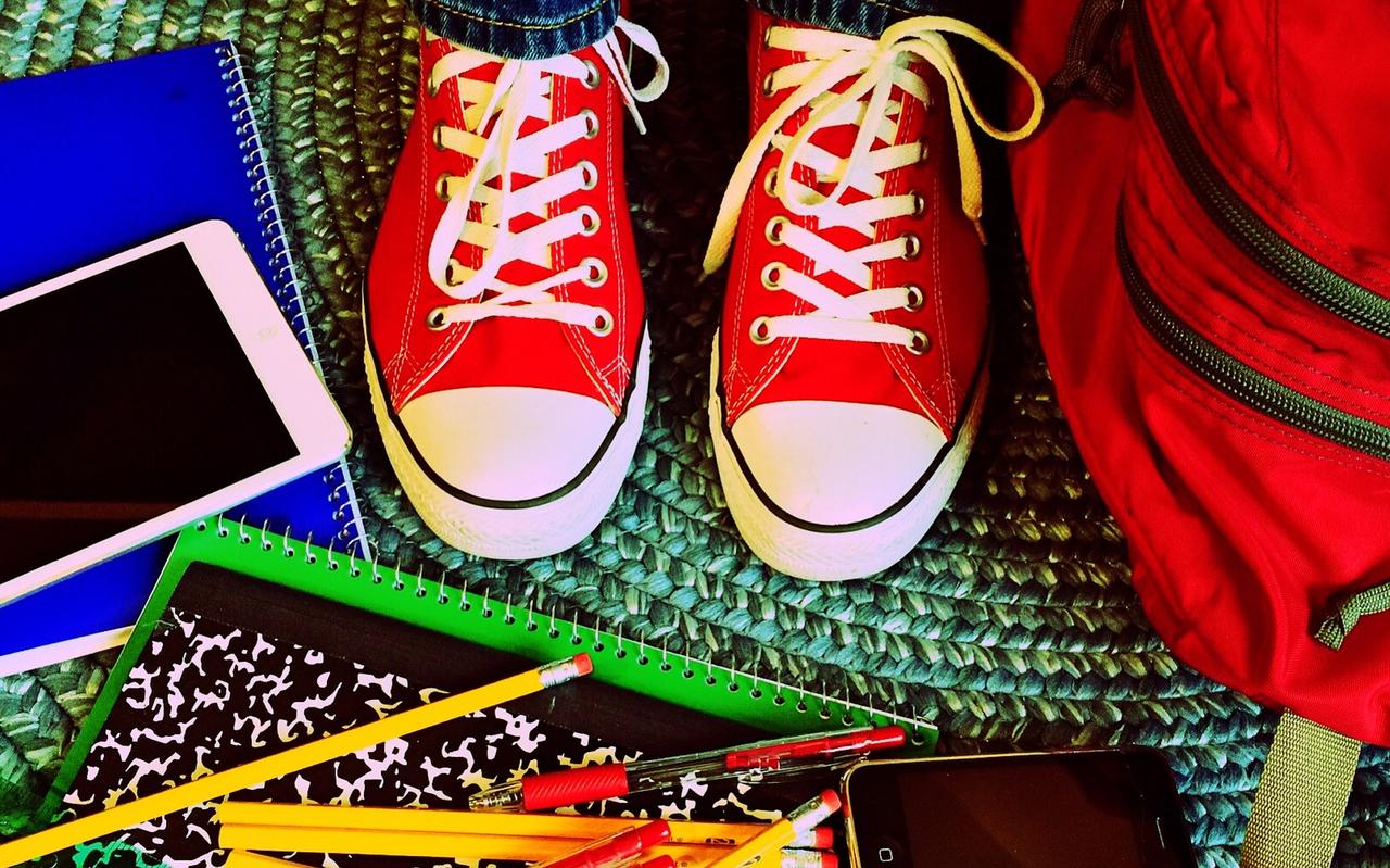 Naar school gaan om iets te leren in een prettige omgeving. Naar school gaan om iets te leren in een prettige omgeving.