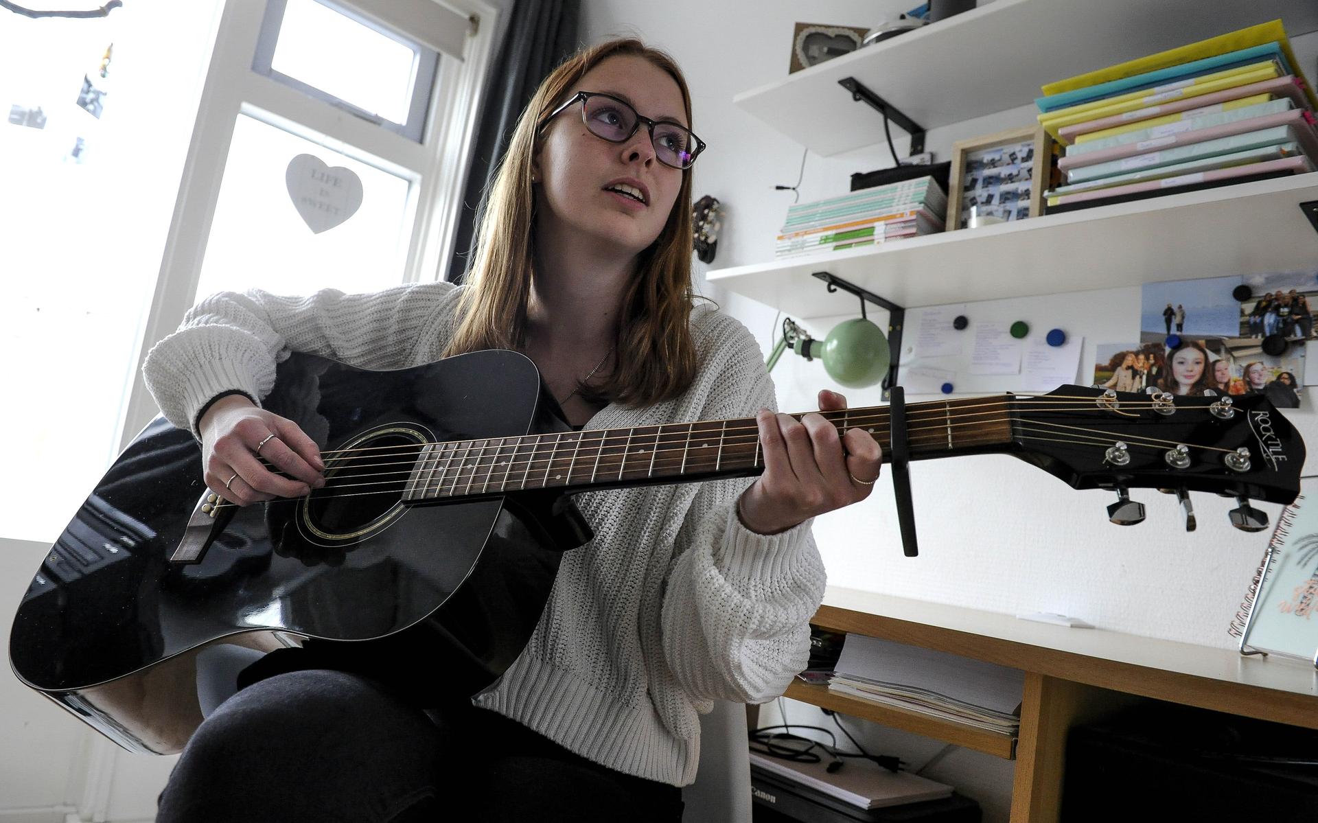 Zeventienjarige Zdenka uit Hoogezand schittert in Kielzog Online Talent Award met cover Bob Dylan: '