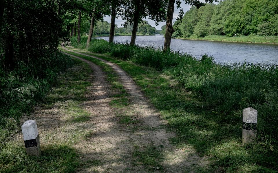 De Landkreis Leer roept mensen op de oevers van de Eems te mijden.