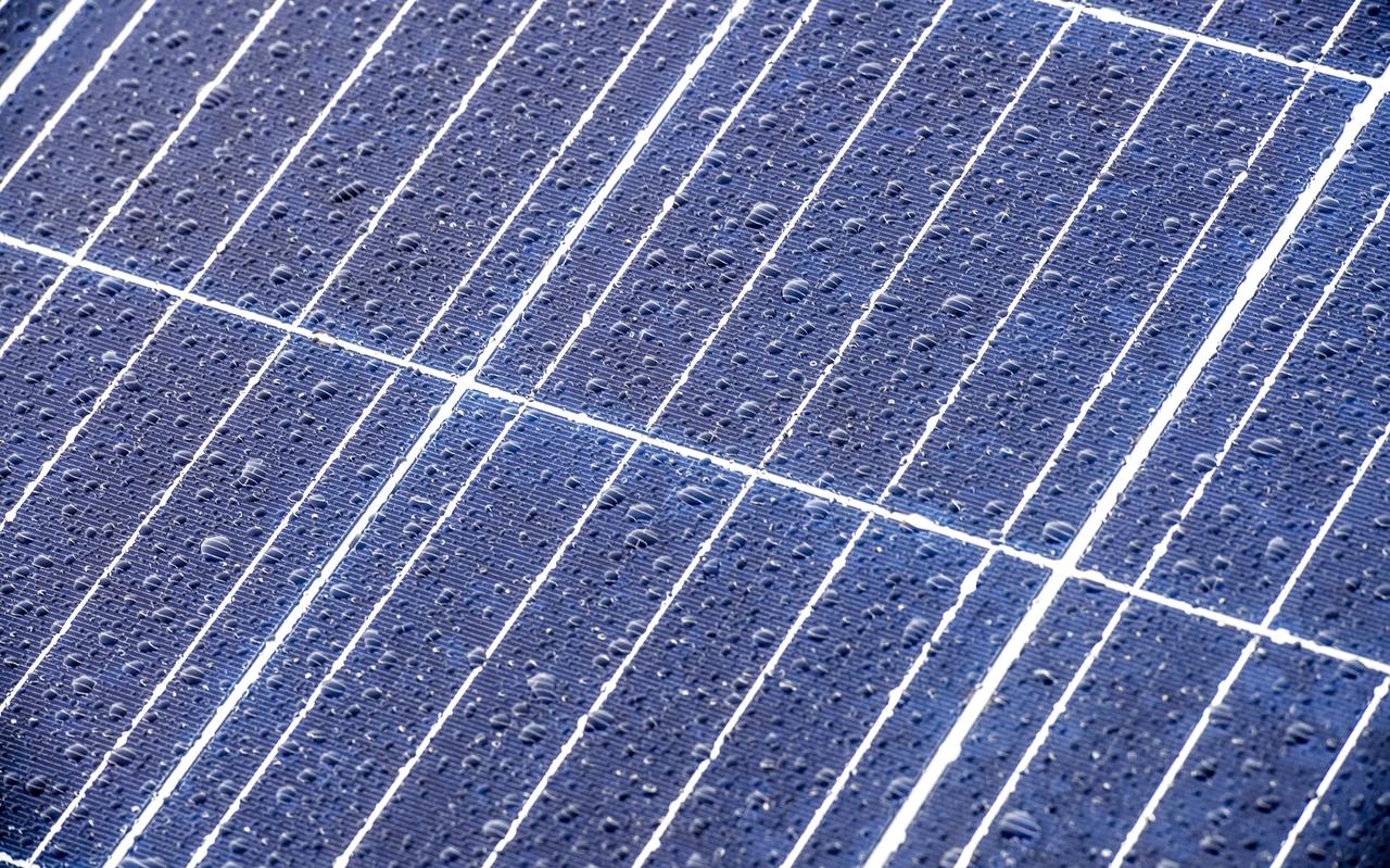 Om zonne-energie beter kwijt te kunnen, bouwt TenneT in Ter Apelkanaal, Veenoord en de regio Hoogeveen hoogspanningstations. Om zonne-energie beter kwijt te kunnen, bouwt TenneT in Ter Apelkanaal, Veenoord en de regio Hoogeveen hoogspanningstations.