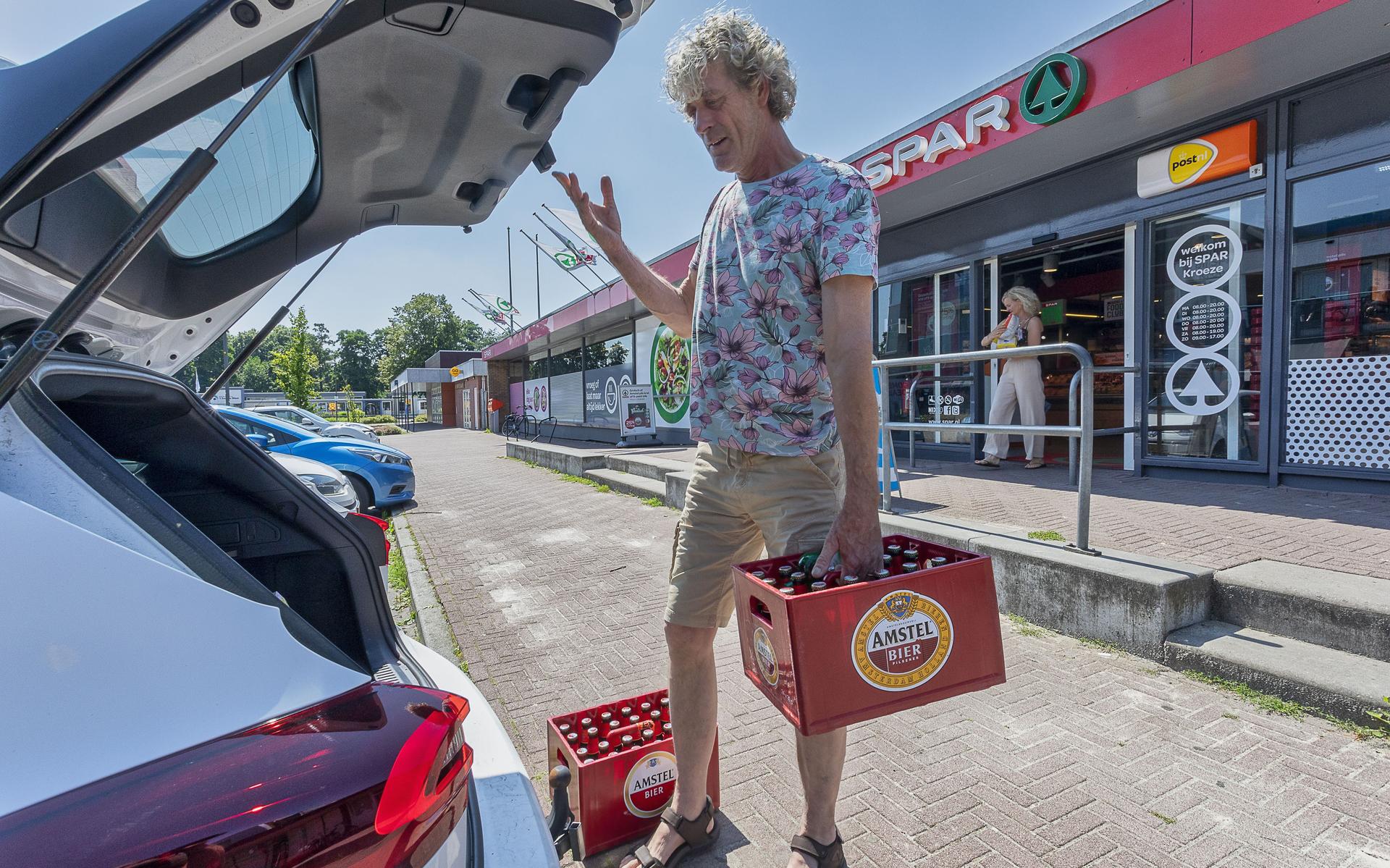 Han uit Zwartemeer haalt bier bij de lokale SPAR: 'Maar ik ken verscheidenen die groots Krombacher i