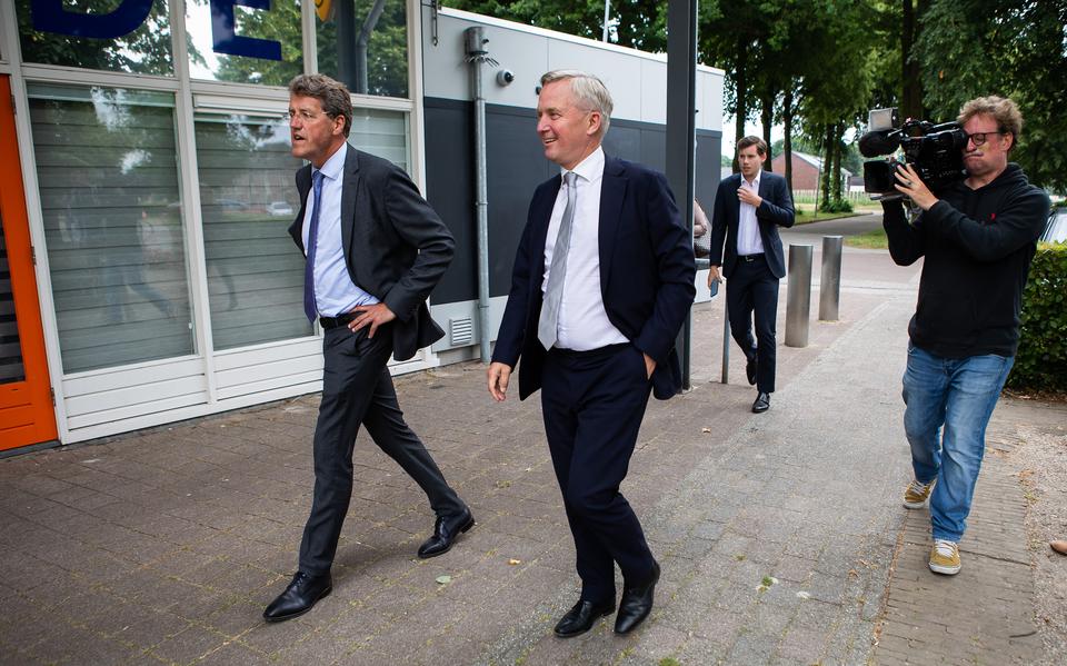 Burgemeester Van Oosterhout ontving vorig jaar staatssecretaris Eric van der Burg in Nieuw Weerdinge. 