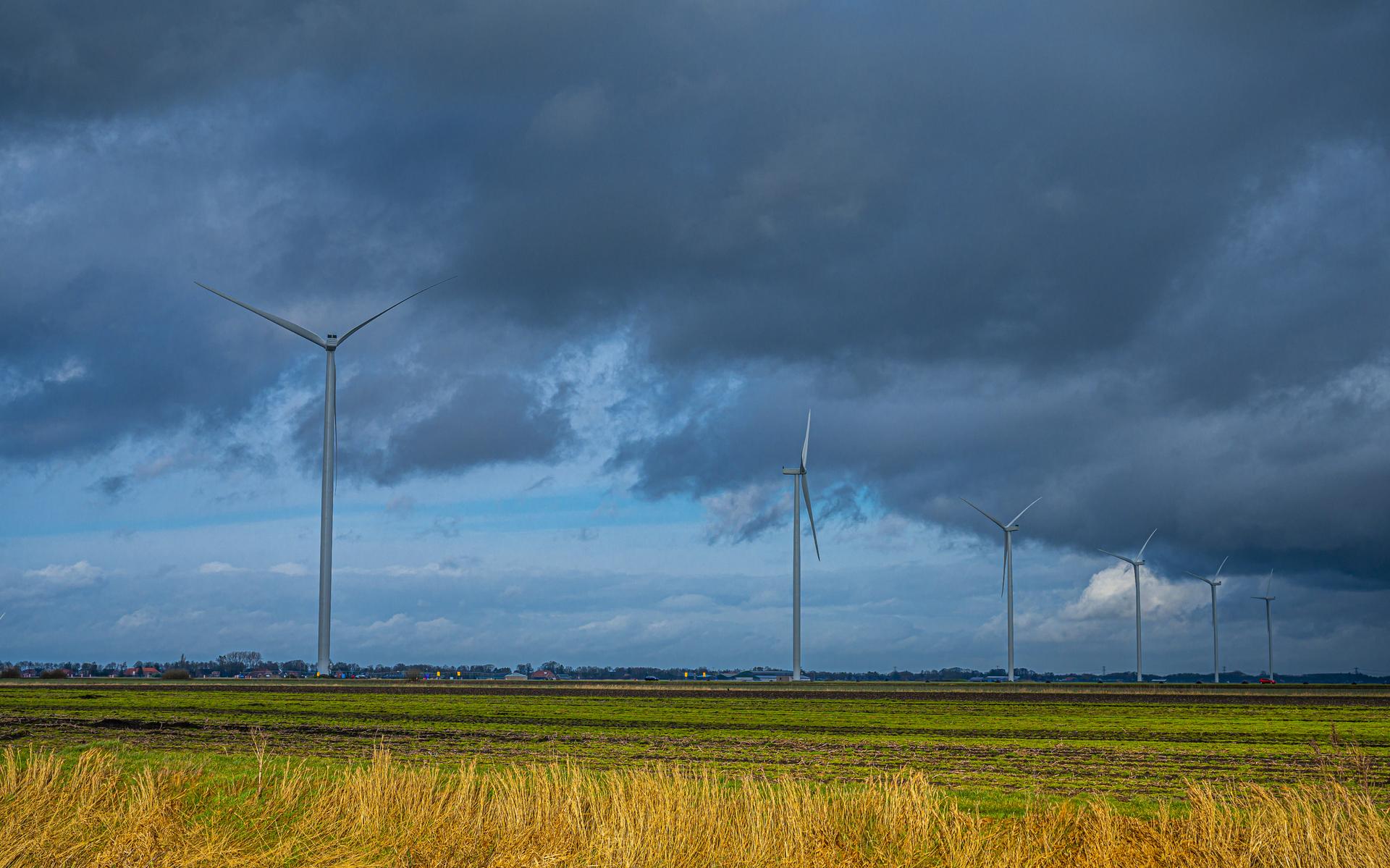 De windmolens tussen 2e Exloërmond en Valthermond.