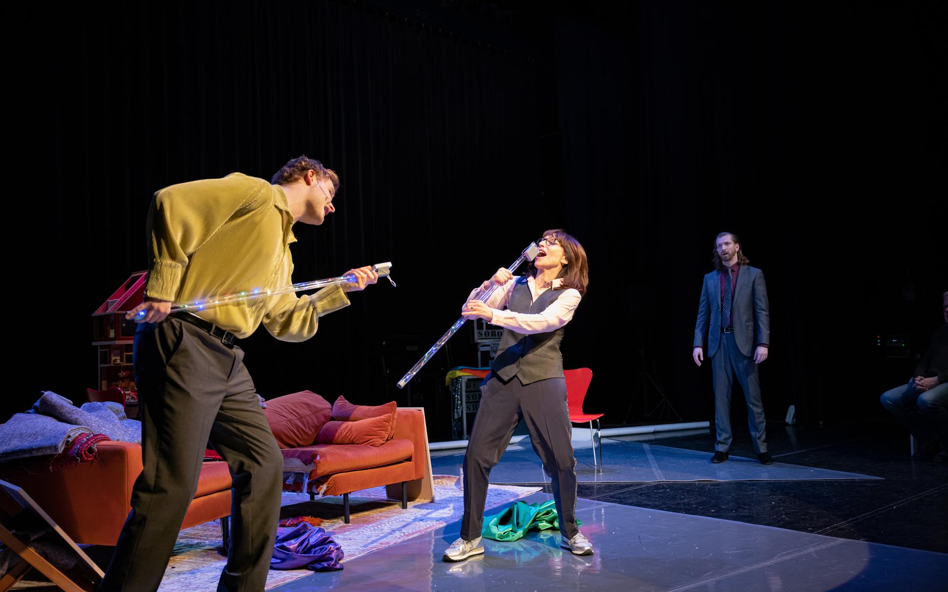 Jasper Stoop, Lineke Rijxman en Vincent van der Valk in 'The Making of Soros The Musical'.