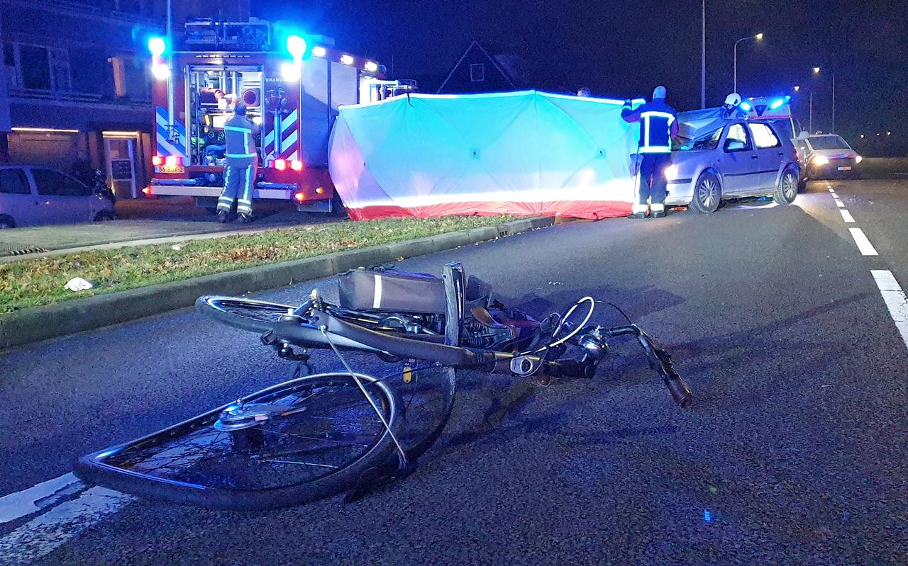 De fiets van het 78-jarige slachtoffer na het ongeval op de Lomanlaan in Hoogeveen in november 2020. De fiets van het 78-jarige slachtoffer na het ongeval op de Lomanlaan in Hoogeveen in november 2020.