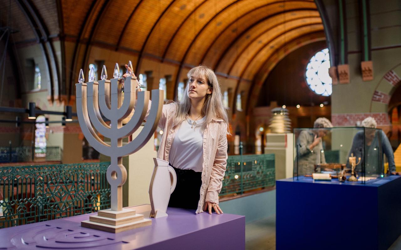 De Synagoge zet als museum speelse elementen in om serieuze kennis over het Joodse leven over te dragen. De Synagoge zet als museum speelse elementen in om serieuze kennis over het Joodse leven over te dragen.