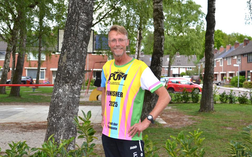 Bennie de Vries uit Stadskanaal loopt in Riga in Letland zijn 1000ste (ultra)marathon. 