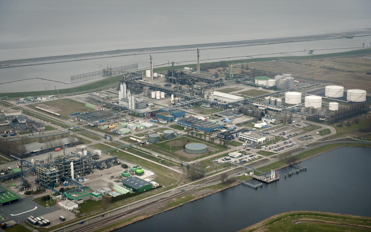Het Chemiepark in Delfzijl. Het Chemiepark in Delfzijl.
