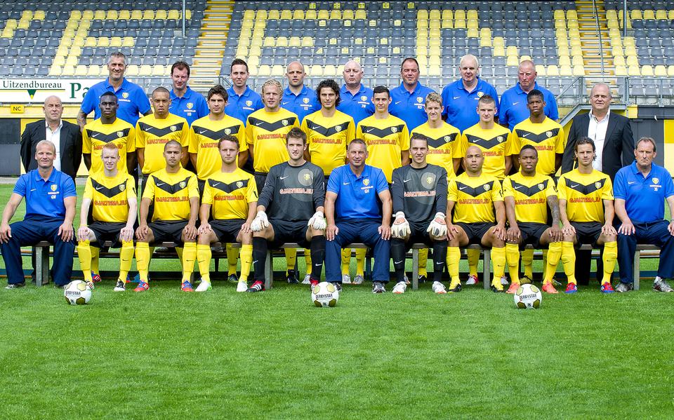 De laatste elftalfoto van SC Veendam. Sommige spelers en trainers van toen zijn uitgevlogen over de wereld.
