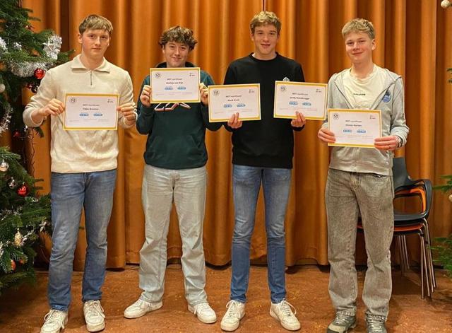 Olivier (17) opent met zijn vrienden een jeugdhonk in Gasselternijveen. ‘Er was hier voor ons niets 