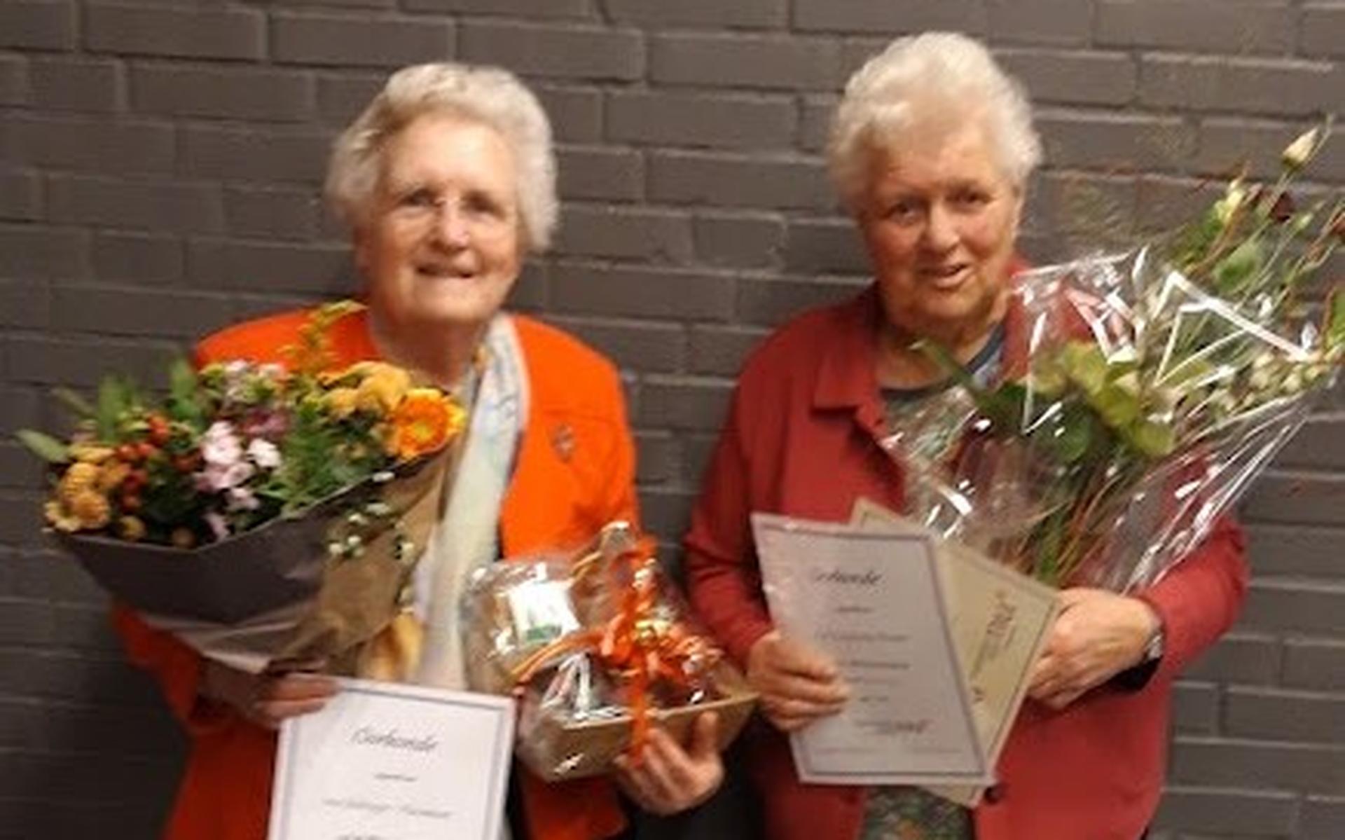 60 en 70 jaar lid. Vrouwen van Nu Zuidbroek huldigt jubilarissen