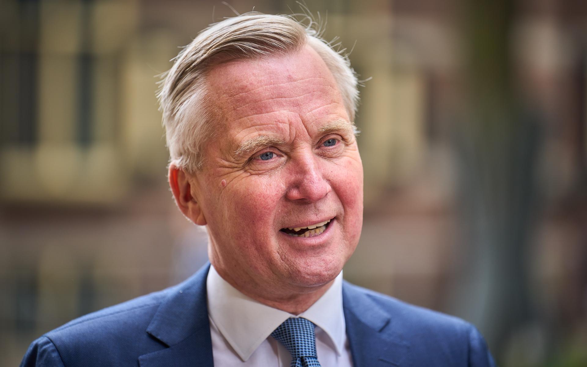 Eric van der Burg, staatssecretaris Asiel en Migratie op het Binnenhof voorafgaand aan de wekelijkse ministerraad.