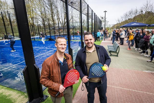 Nieuwe padelbanen onderstrepen sportieve ambities in Vlagtwedde. ‘We willen nog meer doen’