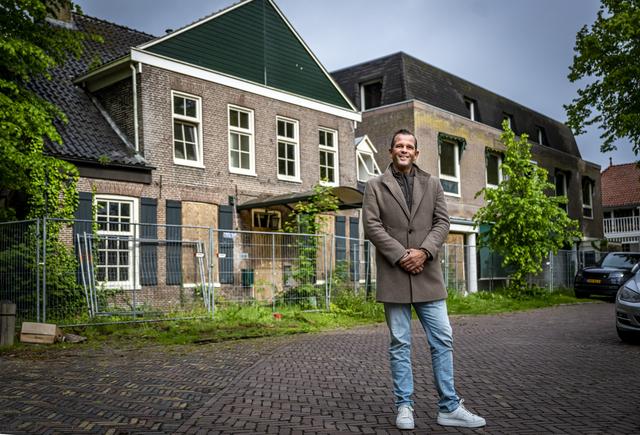 Eeuwenoud Hotel Braams krijgt nieuw leven dankzij Johannes (42) uit Emmen. ‘Gieten heeft dit nodig’