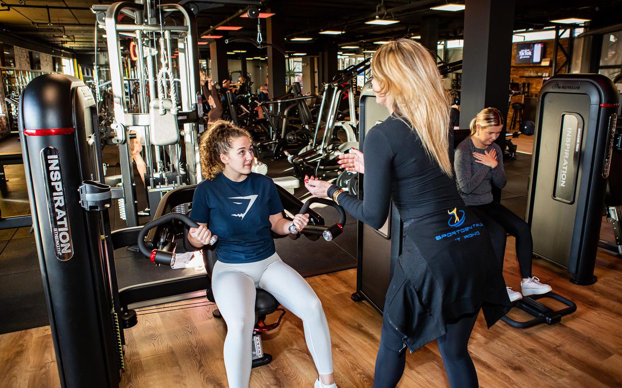 In Winschoten is veel belangstelling voor het net weer geopende fitnesscentrum 't Rond. Ondanks een tariefsverhoging blijven sporters komen. 'Voor kwaliteit willen mensen best iets meer betalen'.