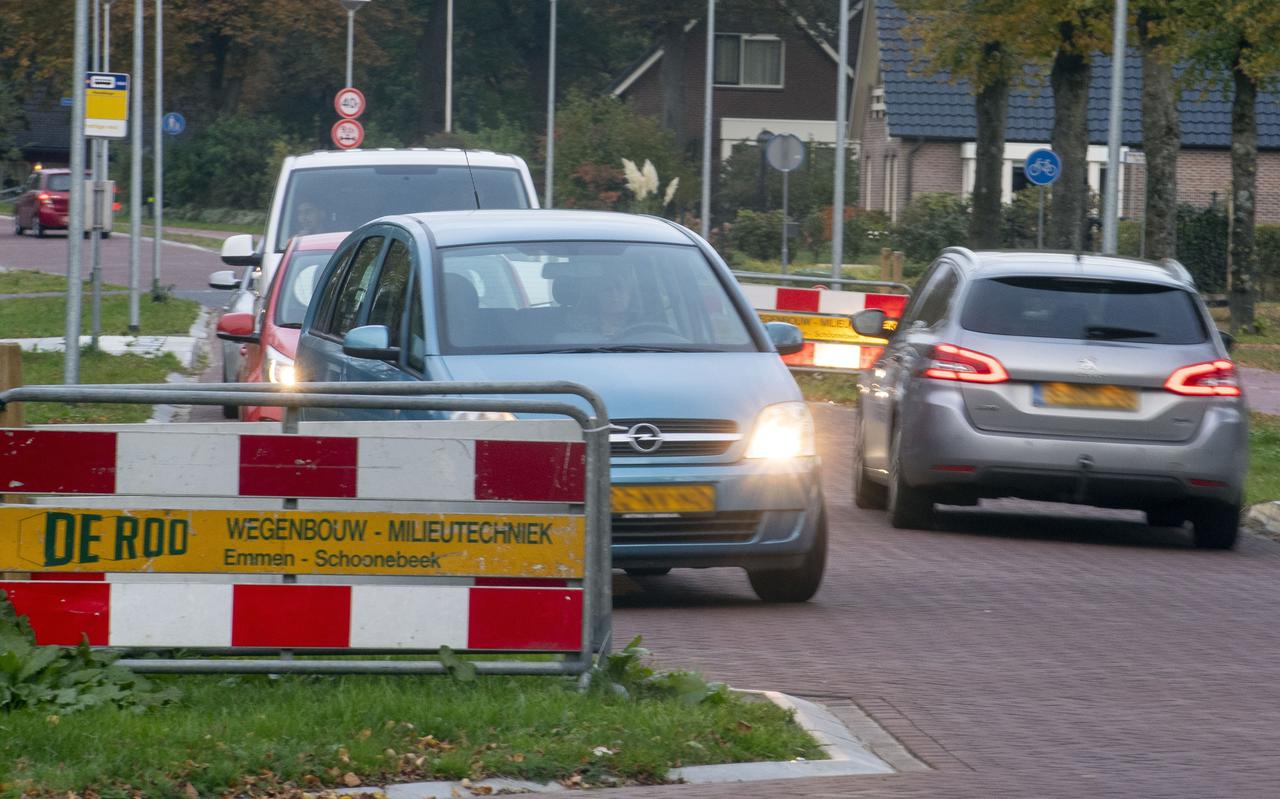 Er komen geen aanvullende maatregelen om onder meer hardrijders te temperen op de Ermerweg. Er komen geen aanvullende maatregelen om onder meer hardrijders te temperen op de Ermerweg.