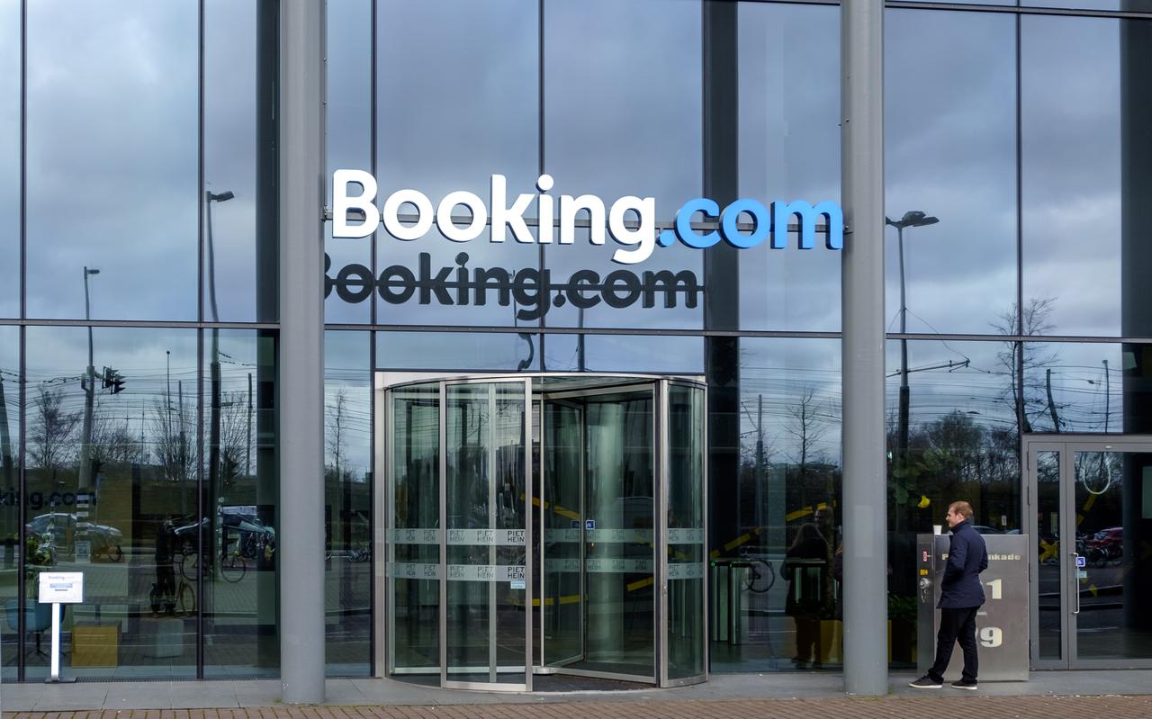 Het kantoor van Booking.com in Amsterdam. Het kantoor van Booking.com in Amsterdam.