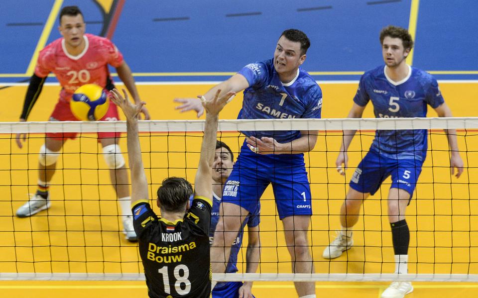 Jesper Schut slaat raak voor Lycurgus tegen Dynamo.
