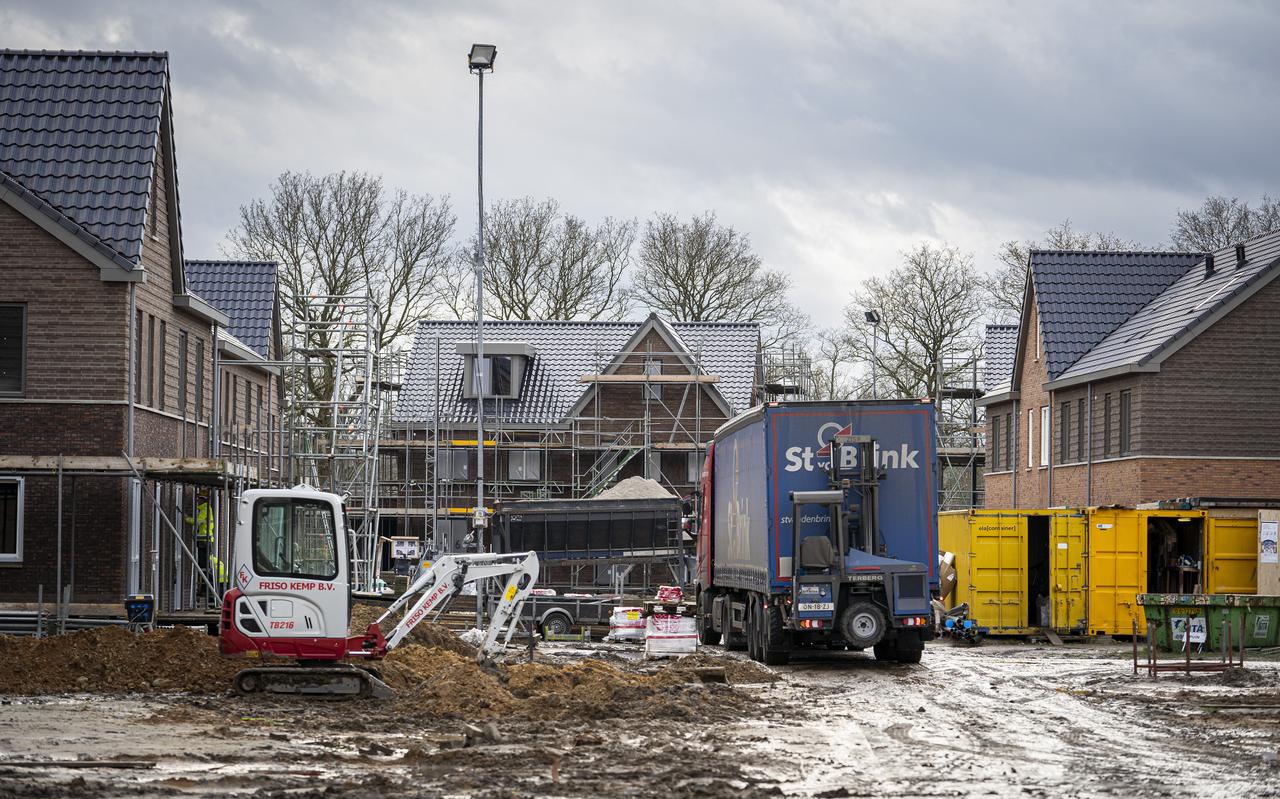 De nieuwbouw van Oosterveld in Norg is in volle gang. Ook Norg wordt steeds populairder bij mensen van 'buiten'. De nieuwbouw van Oosterveld in Norg is in volle gang. Ook Norg wordt steeds populairder bij mensen van 'buiten'.