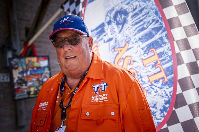 Jan (70) uit Assen is 53 jaar vrijwillig baancommissaris op het TT Circuit