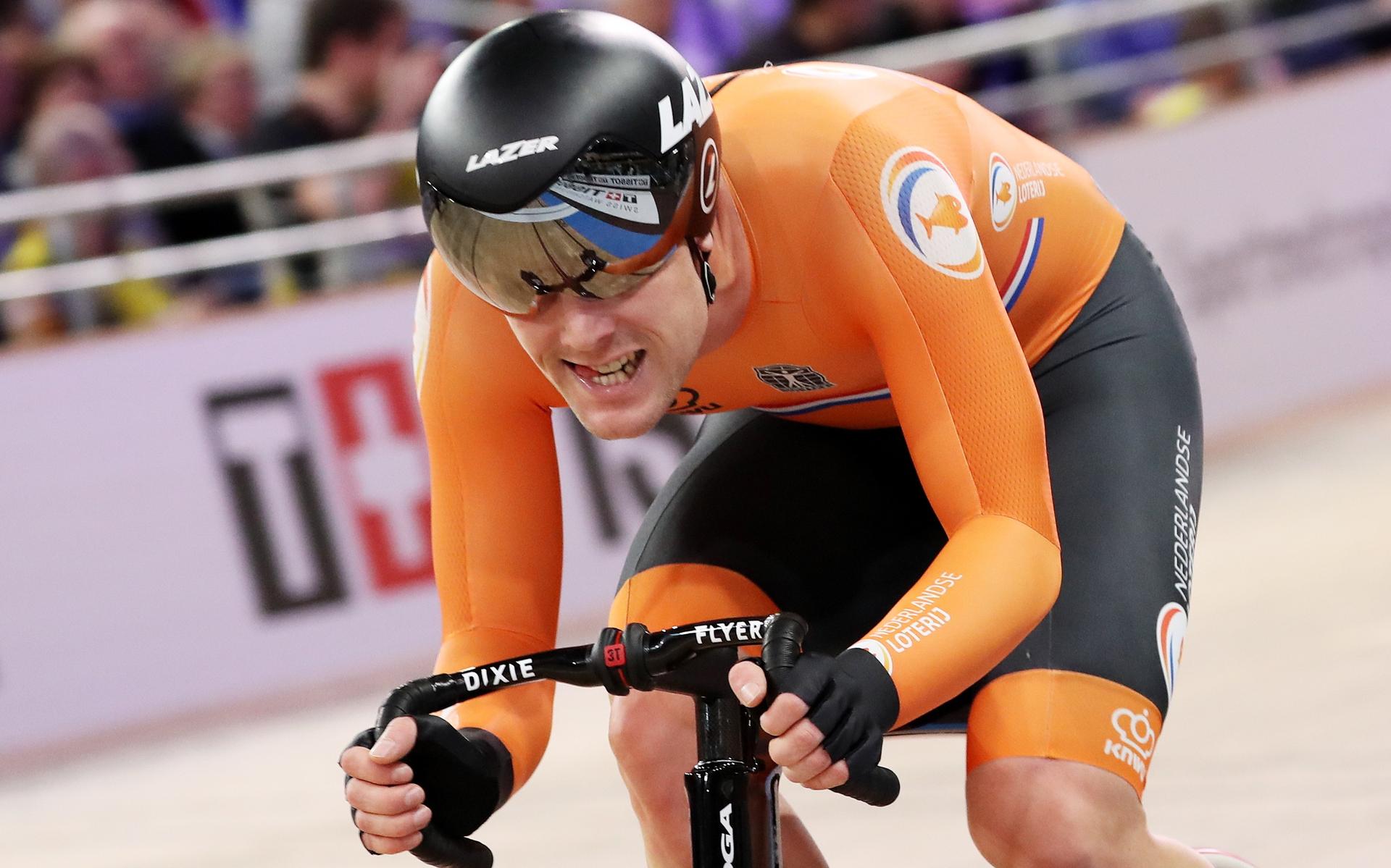 Roy Eefting op het WK baanwielrennen in actie op het onderdeel scratch