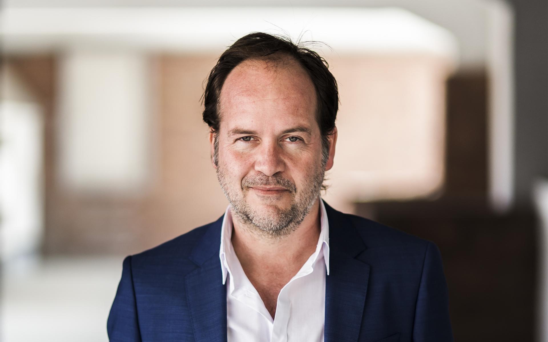 Bestsellerschrijver Michel van Egmond vertelt over zijn bizarre