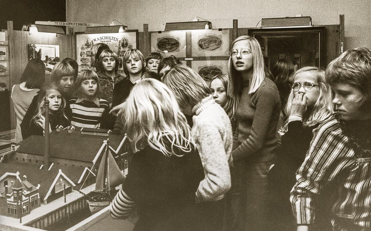 In 1975, kort na de verhuizing naar Huize Ter Marse, werden al schoolprojecten opgezet. In 1975, kort na de verhuizing naar Huize Ter Marse, werden al schoolprojecten opgezet.