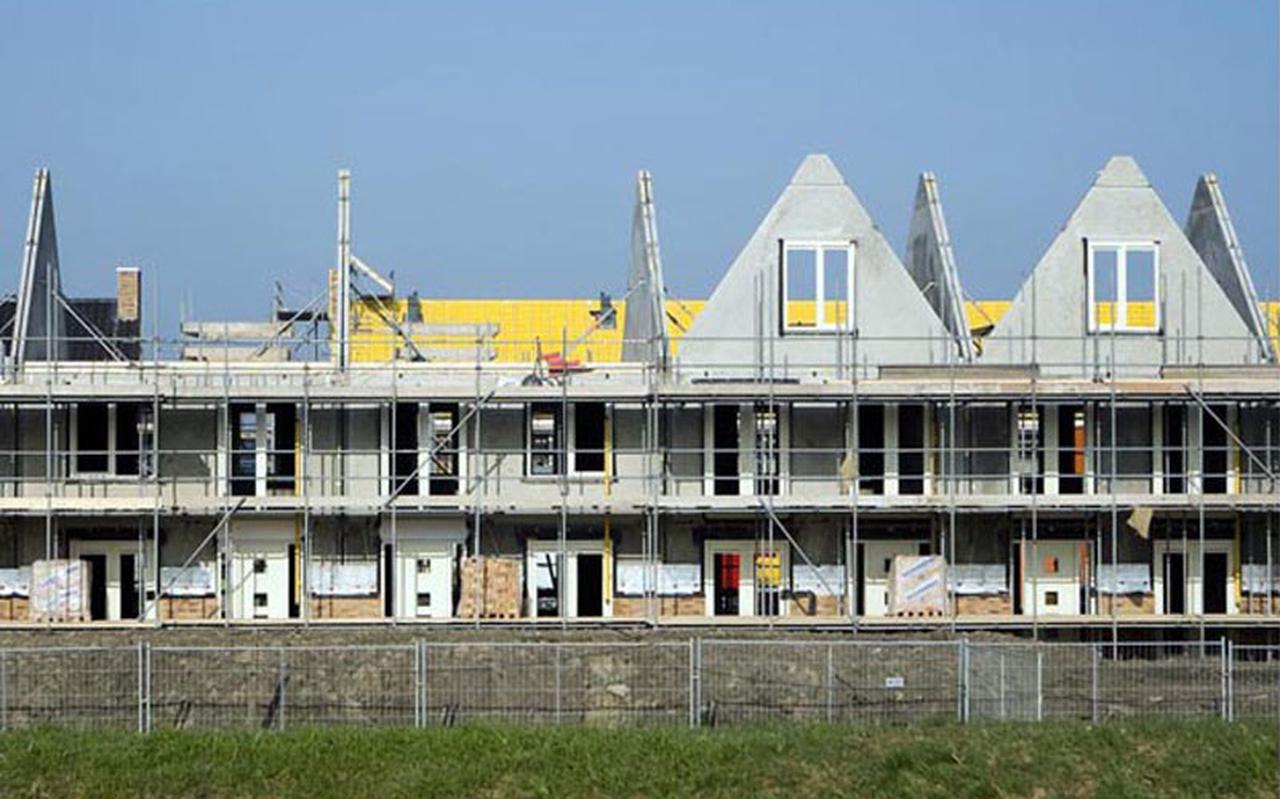 De provincie Groningen wil de woningbouw buiten de stad aanjagen met steun aan gemeenten voor het uitwerken van nieuwe bouwplannen. 