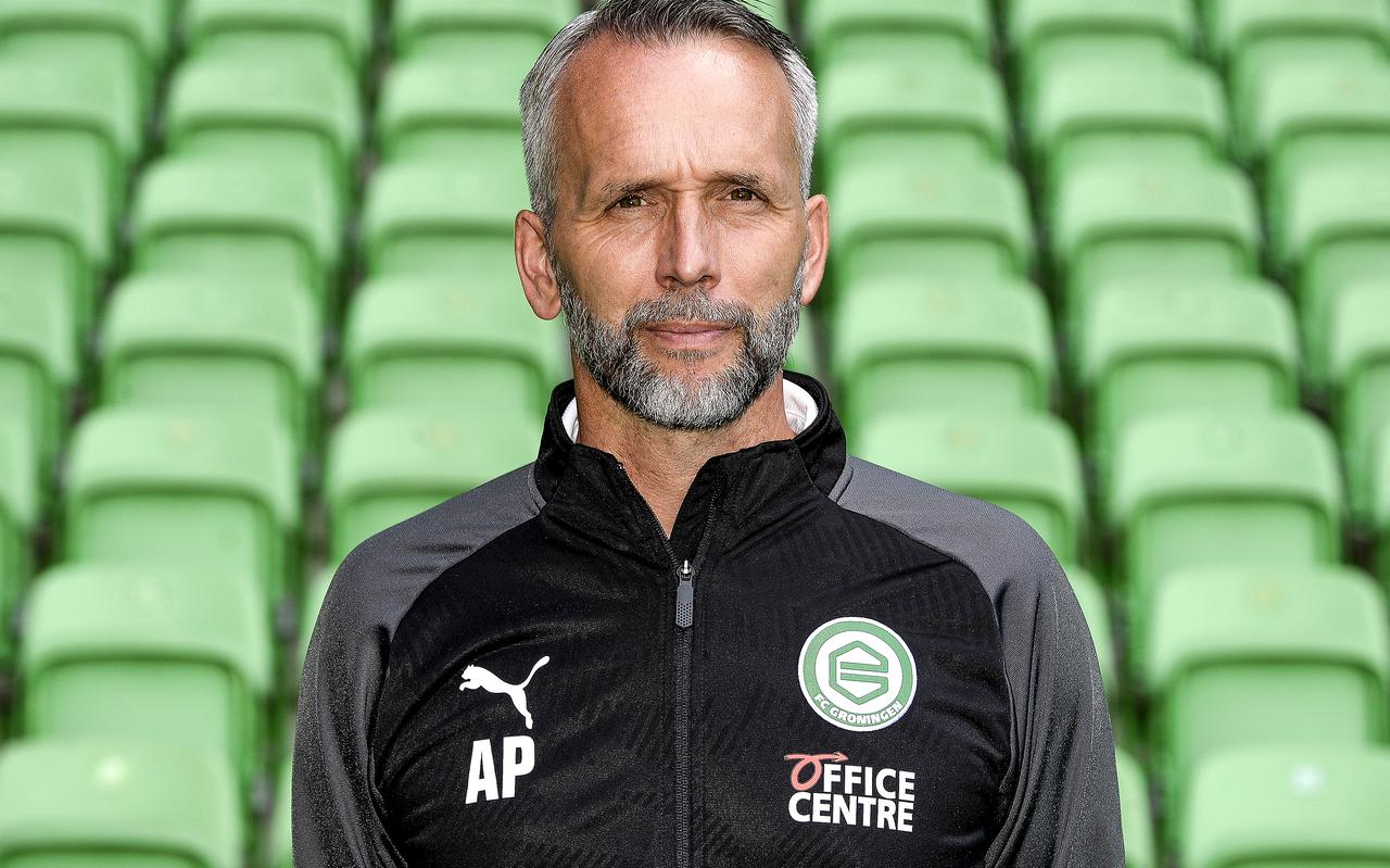 Adrie Poldervaart zou dolgraag zijn ambitie vewezenlijken door aan de slag te gaan als hoofdtrainer van De Graafschap. Adrie Poldervaart zou dolgraag zijn ambitie vewezenlijken door aan de slag te gaan als hoofdtrainer van De Graafschap.