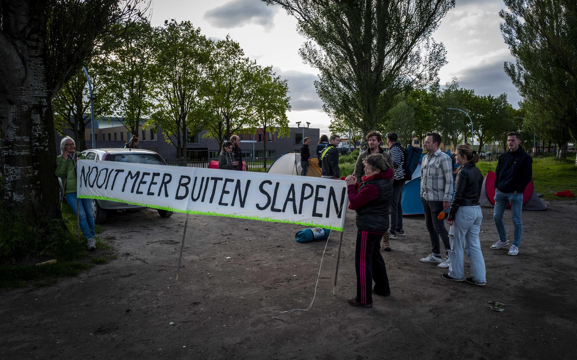 De aanhoudende problemen bij de asielcentrum in Ter Apel wekken niet alleen bij de Groninger provinciepolitiek woede. Vorige week voerden demonstranten actie voor maatregelen. 
