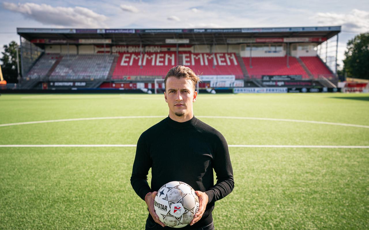 FC Emmen-verdediger Nick Bakker 