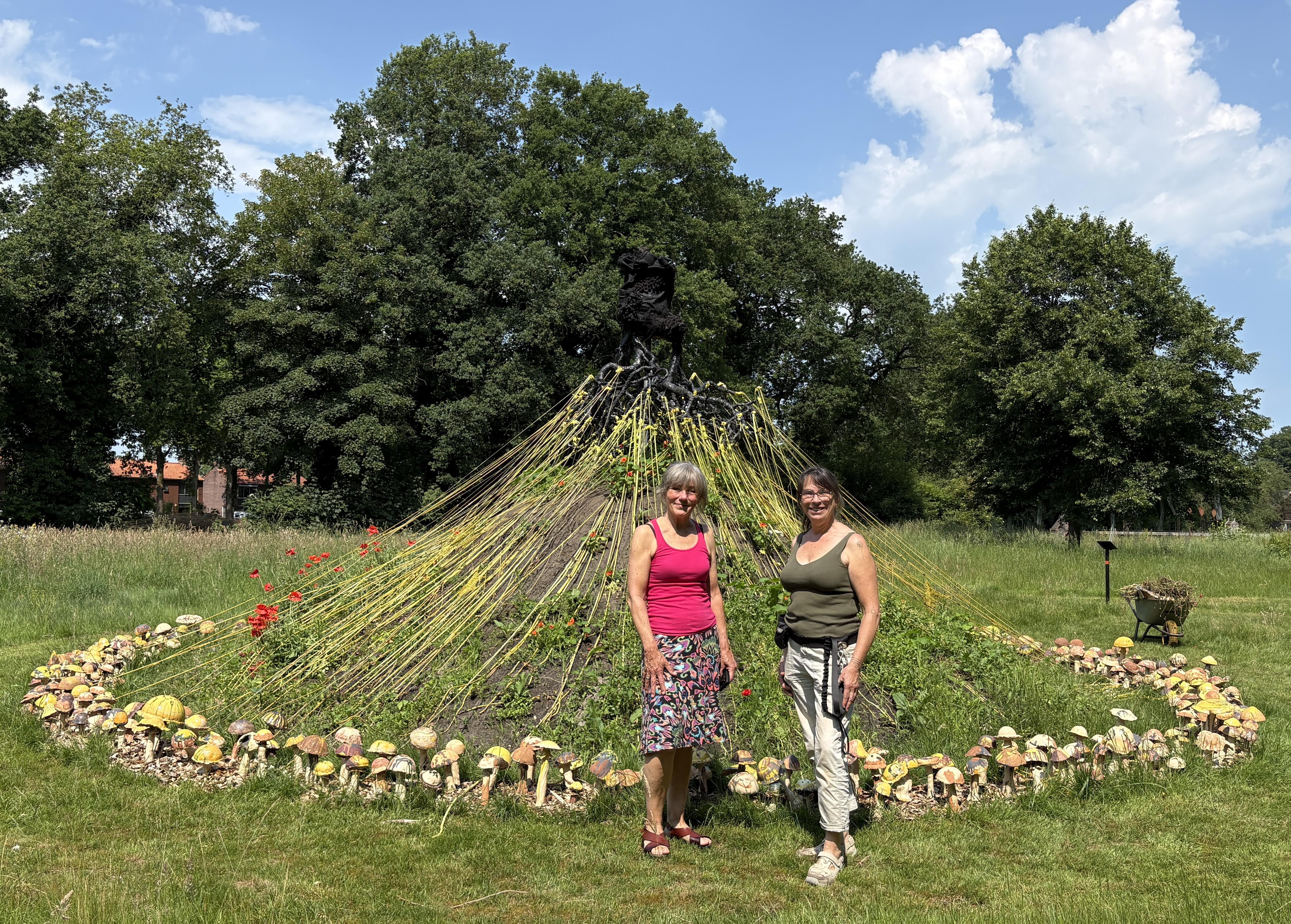 Jessica en Wilma ontdekten een schat in de bodem van Norg en willen die met iedereen delen