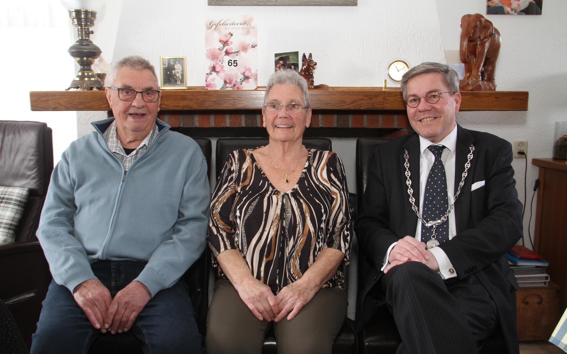 Lukas en Ginie Bijl uit Veendam zijn 65 jaar getrouwd.