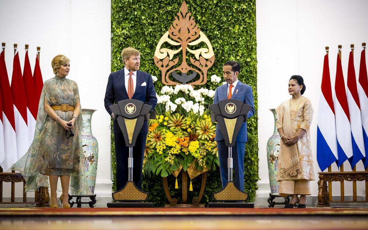 Koning Willem-Alexander bood excuses aan voor Nederlands geweld in Indonesië tussen 1945 en 1949. Koning Willem-Alexander bood excuses aan voor Nederlands geweld in Indonesië tussen 1945 en 1949.