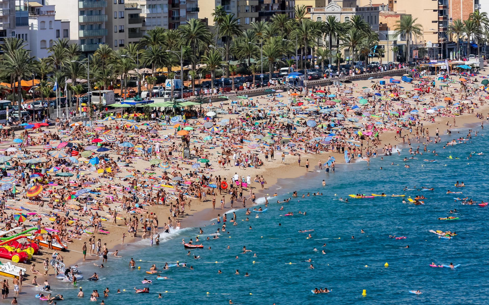 The Dutch Seek Cooler Climes for Summer Holiday: Effects of Extreme Temperatures on Physical Well-being