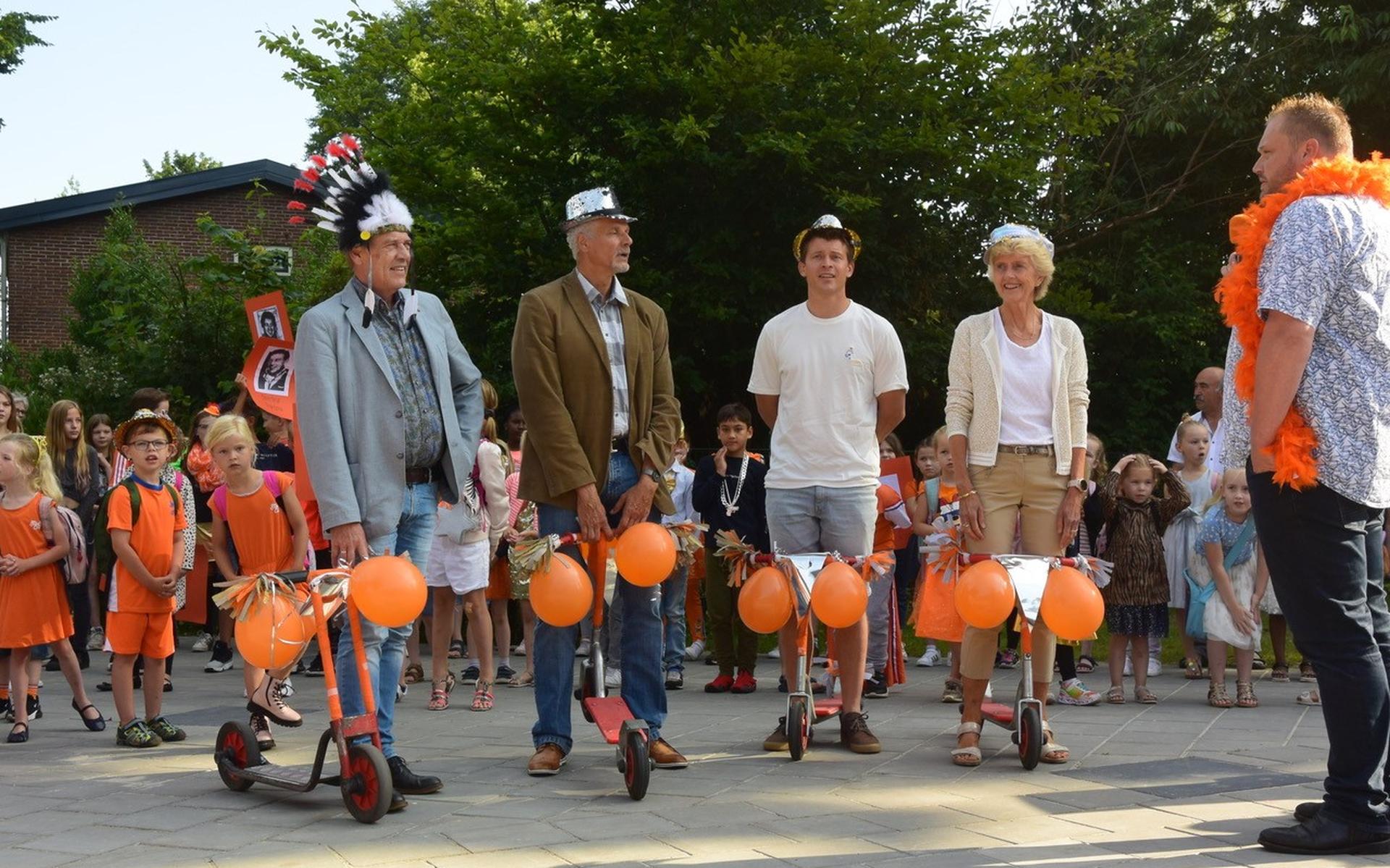 Heidemeer neemt afscheid van diverse leerkrachten - Dagblad van het Noorden