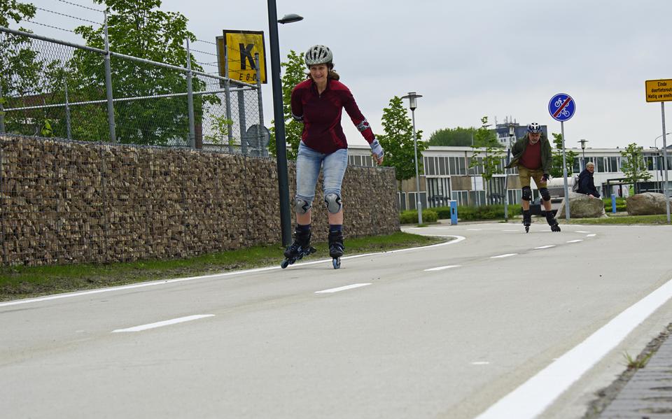 Ook skeeleraars zijn blij met de fietssnelweg in Assen.                                