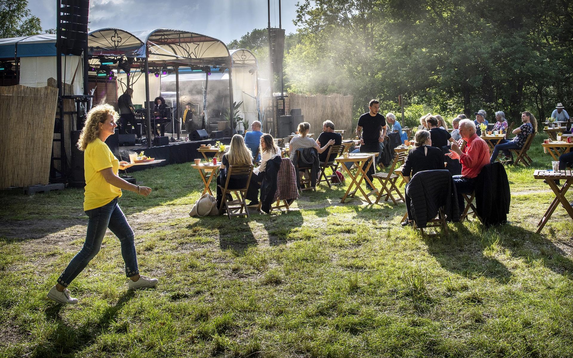 FestiValderAa 9 punt 5 start zonnig met Nana Adjoa - Dagblad van het Noorden - Dagblad van het Noord