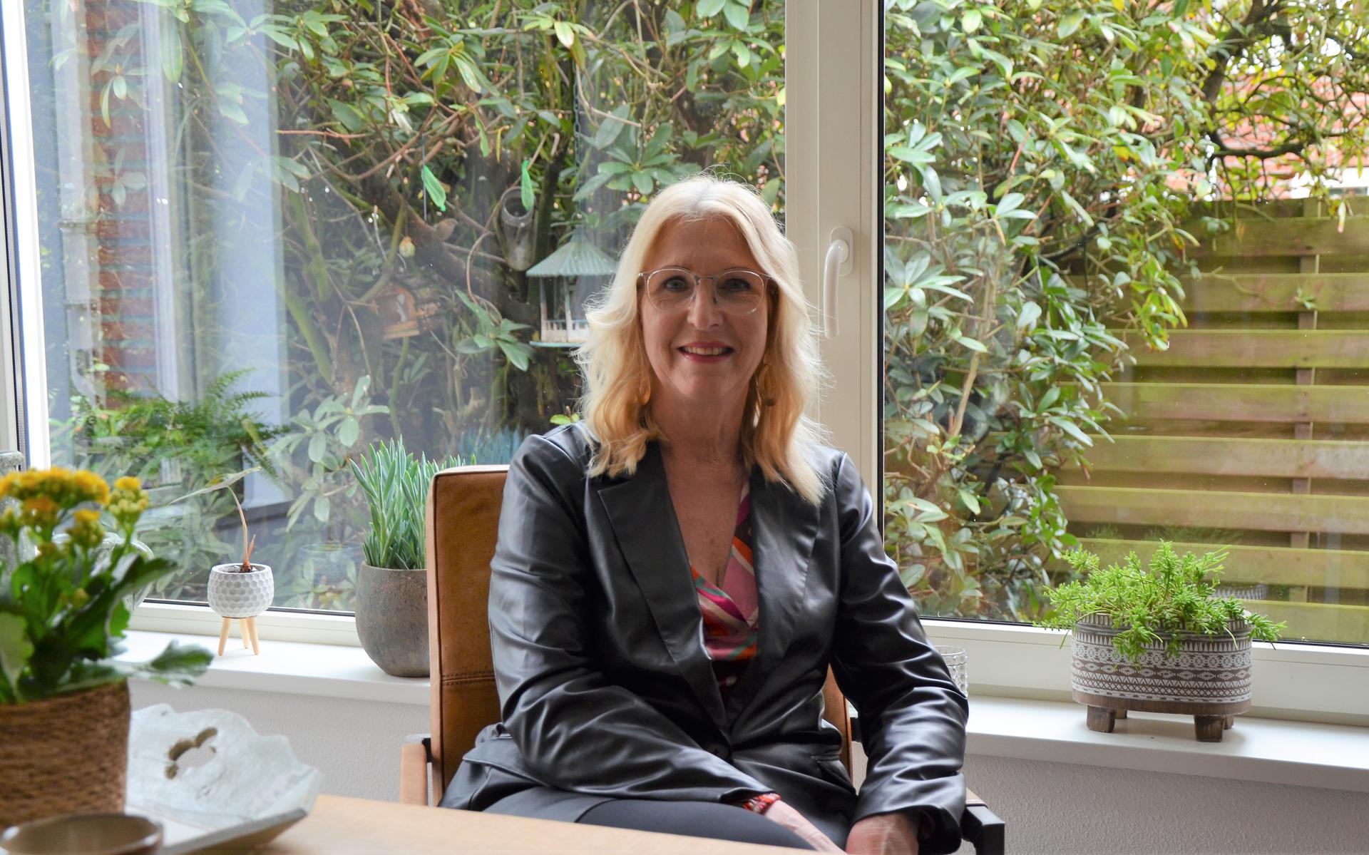Marja Oortwijn uit Ter Apel is oprichter van het zangkoor de Roos Zingers. 