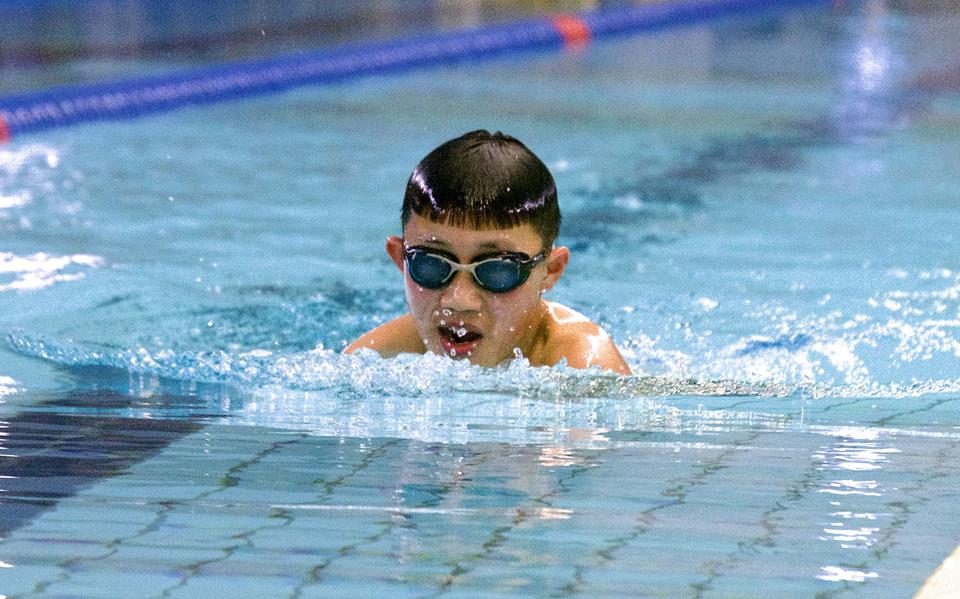Cheng van Vondel uit Emmen veroverde bij het Noord-Nederlandskampioenschap Para-Zwemmen op de 50 meter schoolslag de gouden medaille. 