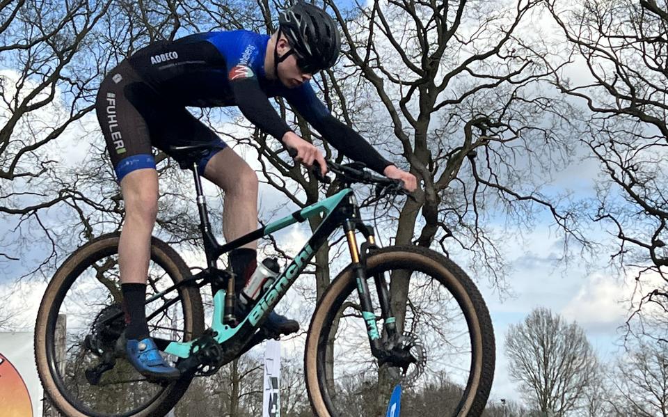 Mountainbiker Willem Jan Belt (15) uit Dalen van WSV Emmen heeft een naam hoog te houden als het gaat om technische hoogstandjes.