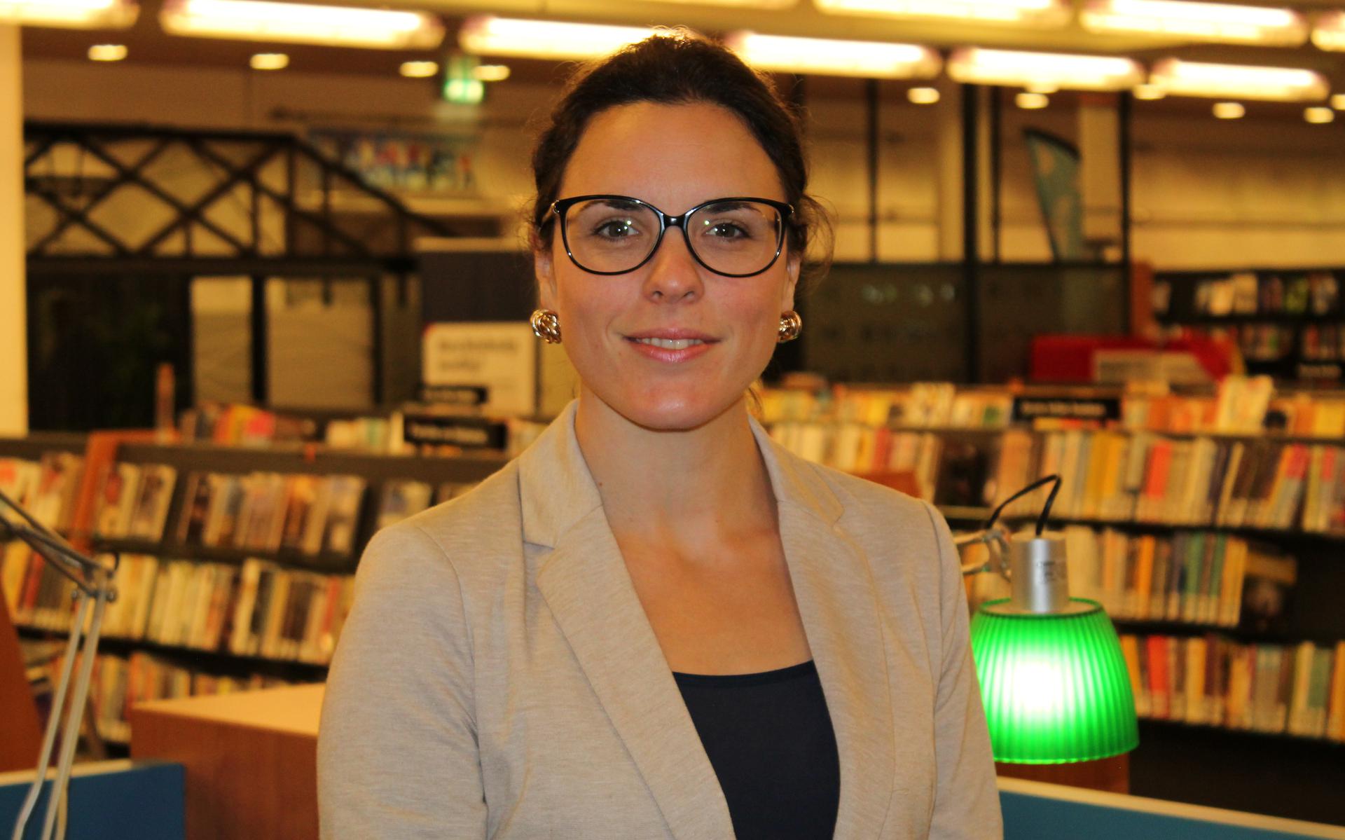 Raquel Garcia-Van der Walle, directeur-bestuurder van de bibliotheek in Hoogeveen, vertrekt per 1 december.